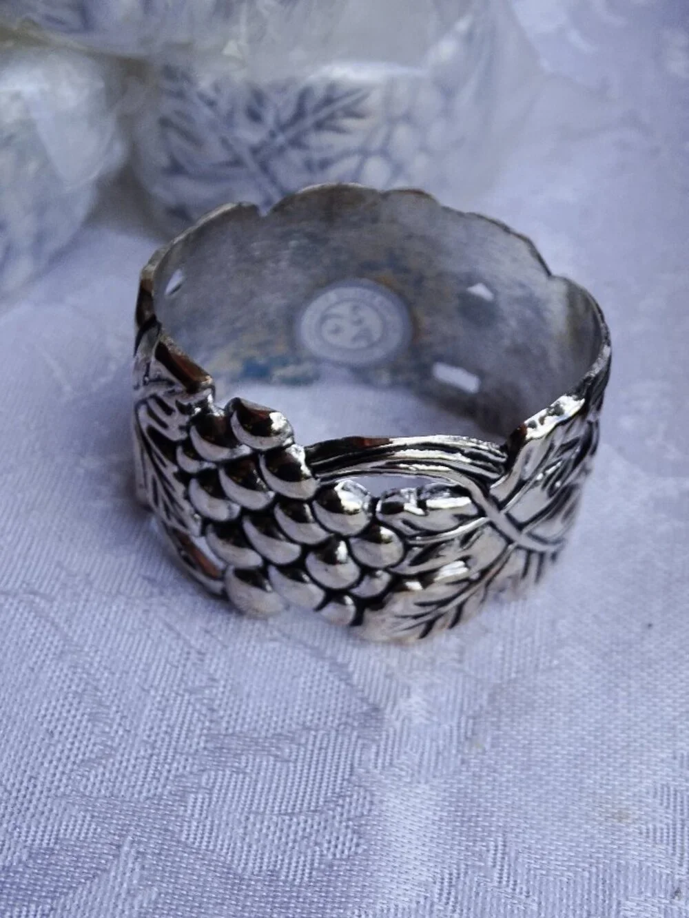 Godinger Silver Treasures Grape Pattern Napkin Rings Set of 4 New